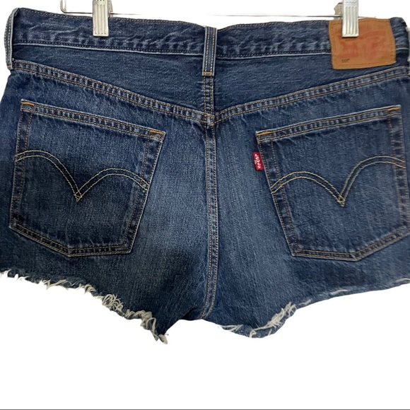 Levi’s 501 button fly jean shorts size 32. Dark wash. Raw hem. - Picture 8 of 11